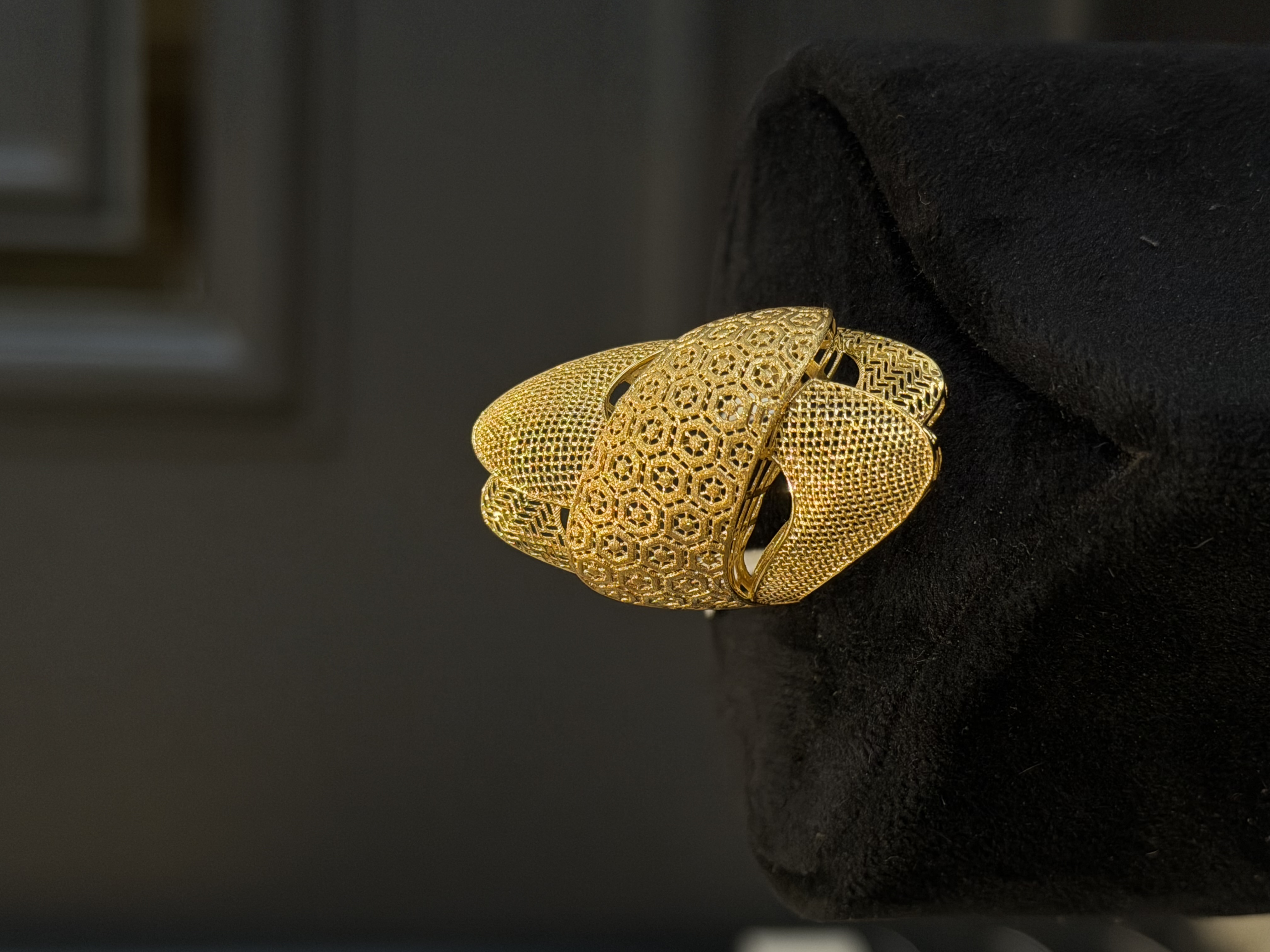 Emerald ring - Gold Jewellery Kashmir