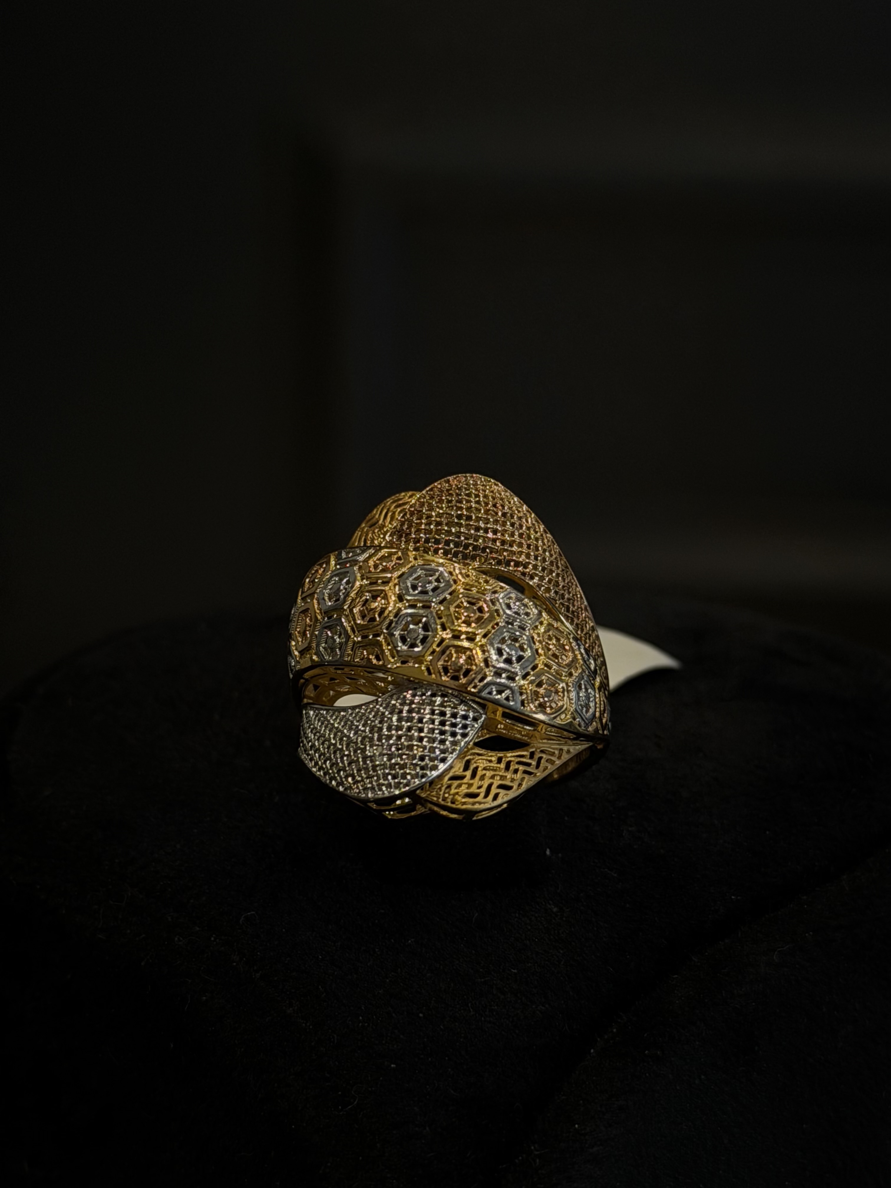 Emerald Ring 18k-Hallmark - Gold Jewellery Kashmir