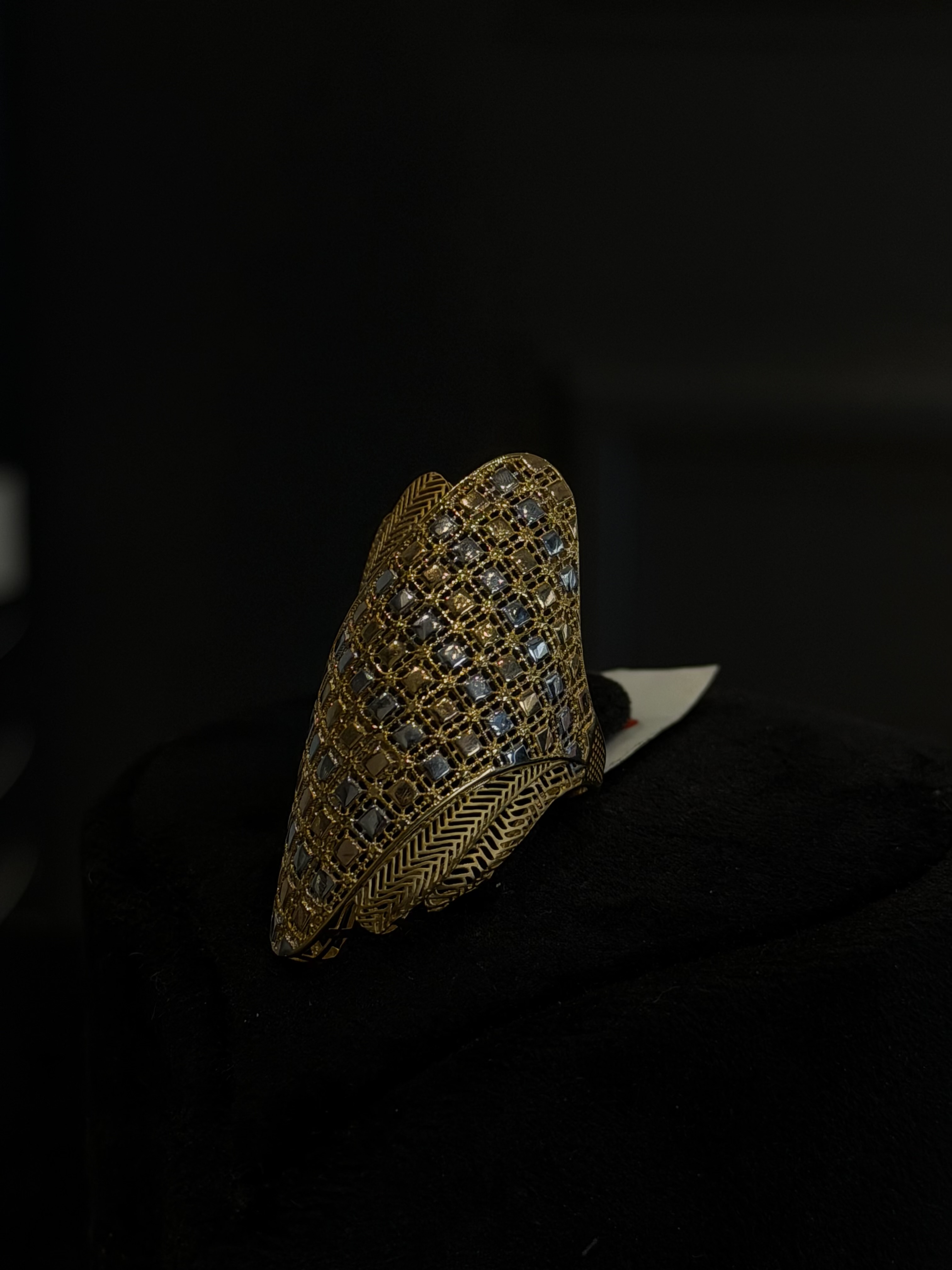 Emerald Elegance Ring in 18K Hallmarked Gold - Gold Jewellery Kashmir