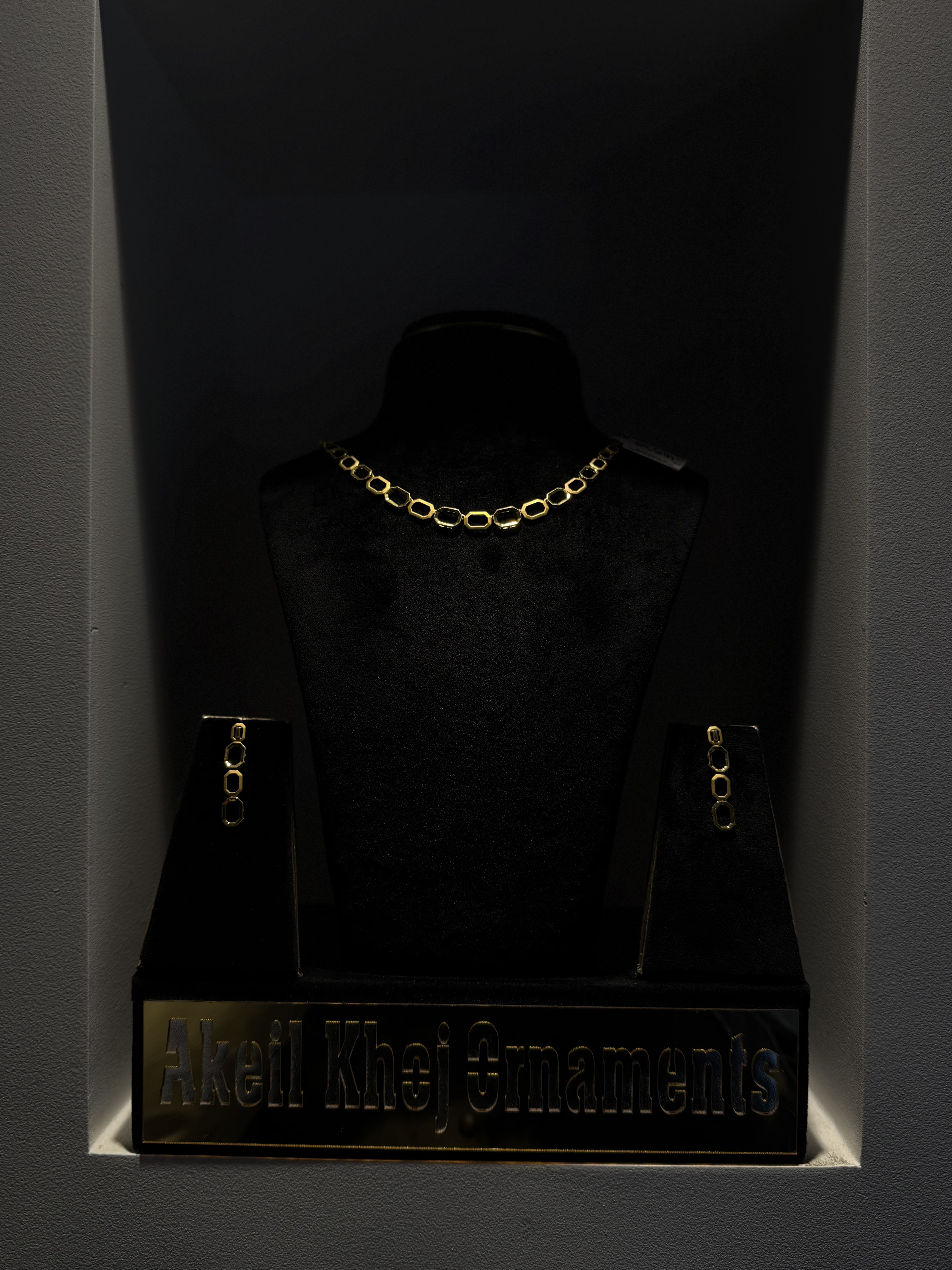 Emerald Classic Necklace - Gold Jewellery Kashmir